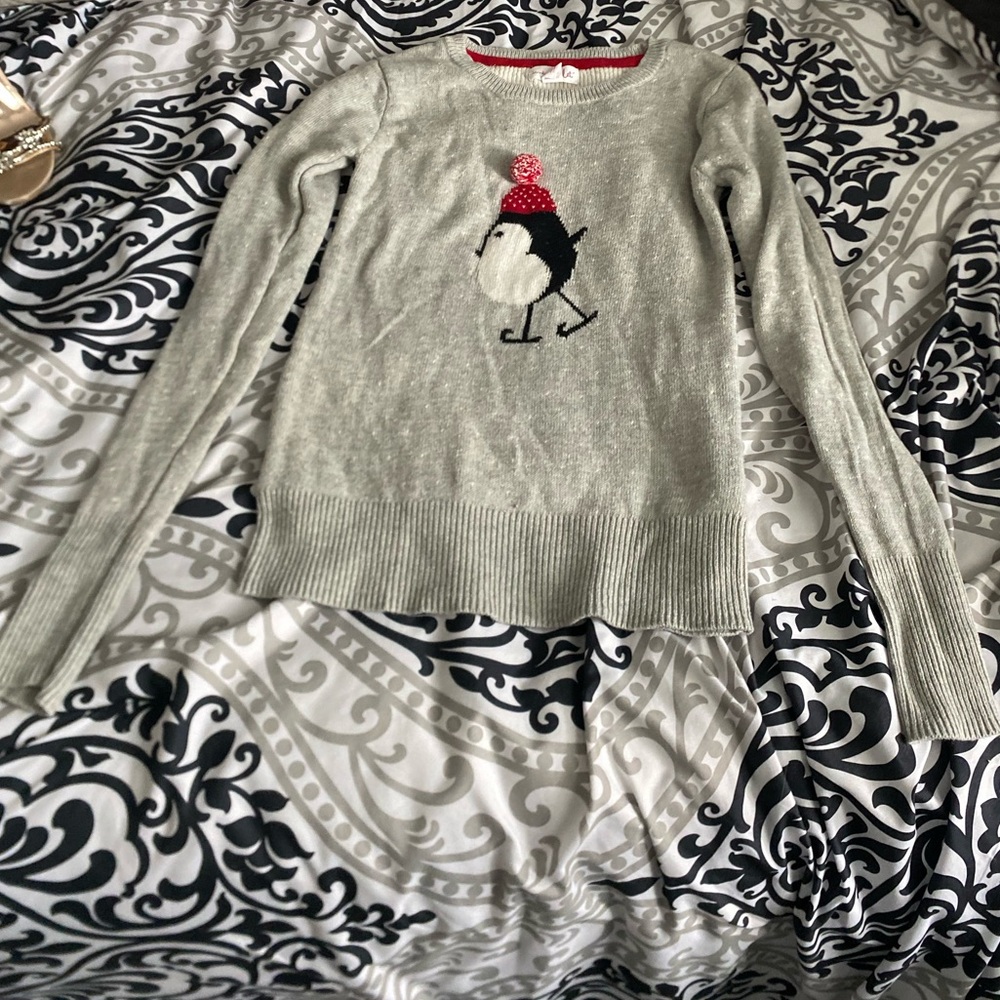 Shrinking Violet Gray Sweater with Festive Penguin